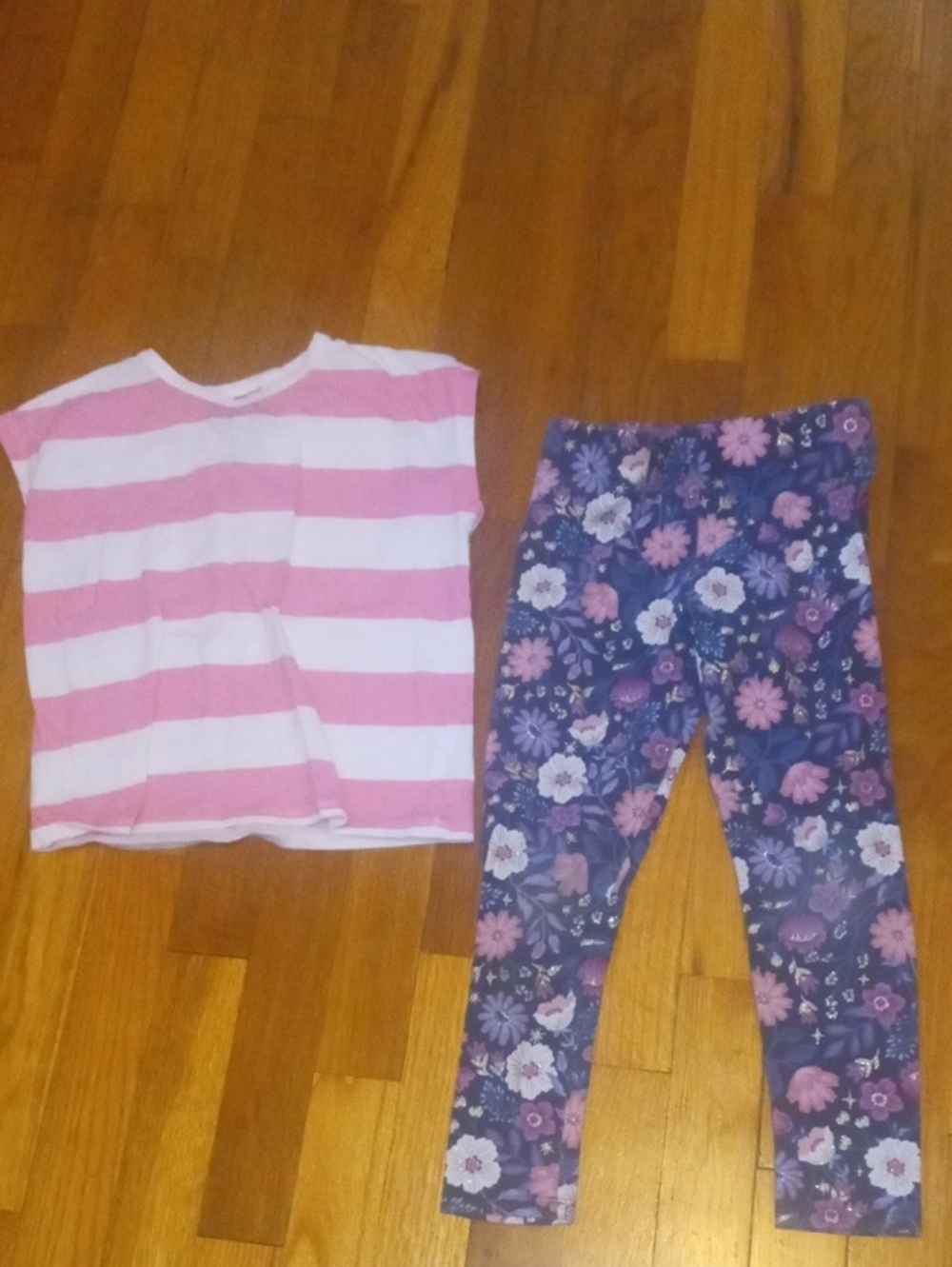 girl 5 flower print leggings and striped top